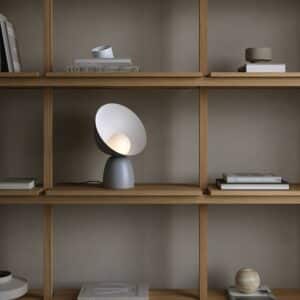 Hello bordlampe, grå
